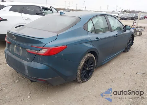 2025 Toyota Camry Se z USA, uszkodzony, nr VIN 4T1DAACKXSU169824